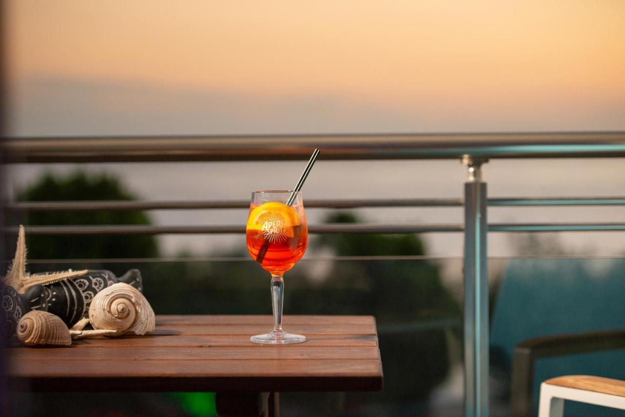 Sunset Studios - Suites With Seaview & Back Side Apartements توروني المظهر الخارجي الصورة