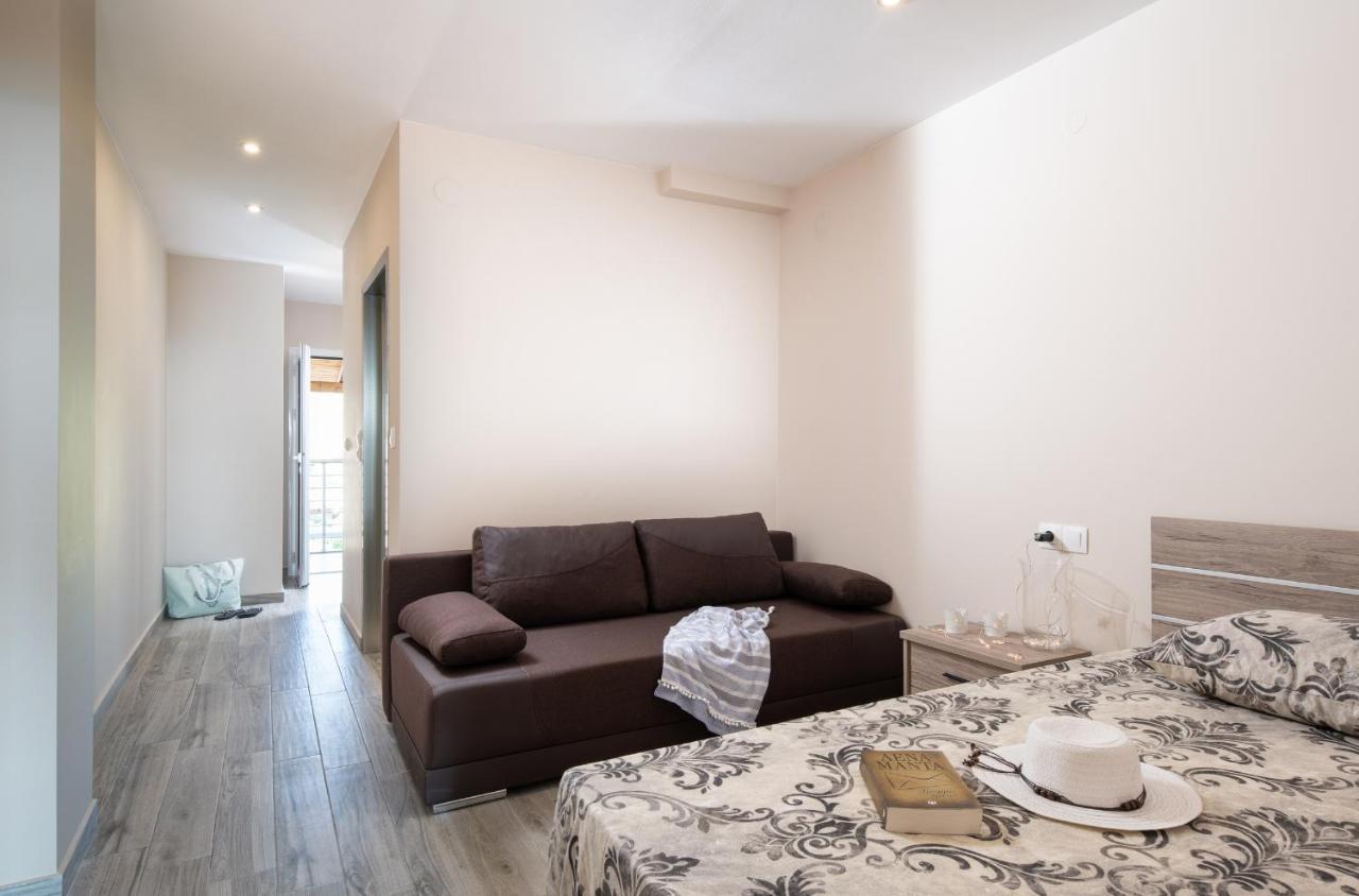 Sunset Studios - Suites With Seaview & Back Side Apartements توروني المظهر الخارجي الصورة