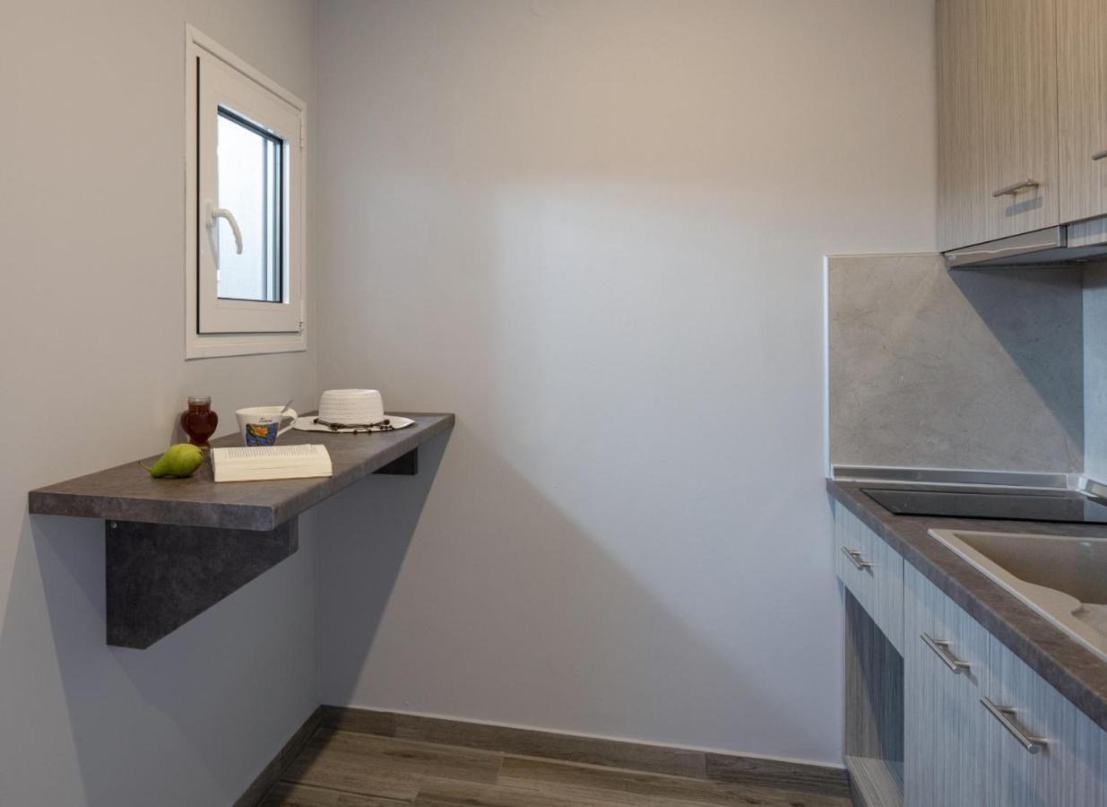 Sunset Studios - Suites With Seaview & Back Side Apartements توروني المظهر الخارجي الصورة
