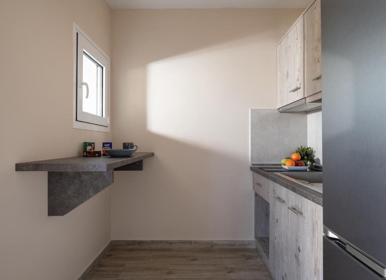 Sunset Studios - Suites With Seaview & Back Side Apartements توروني المظهر الخارجي الصورة