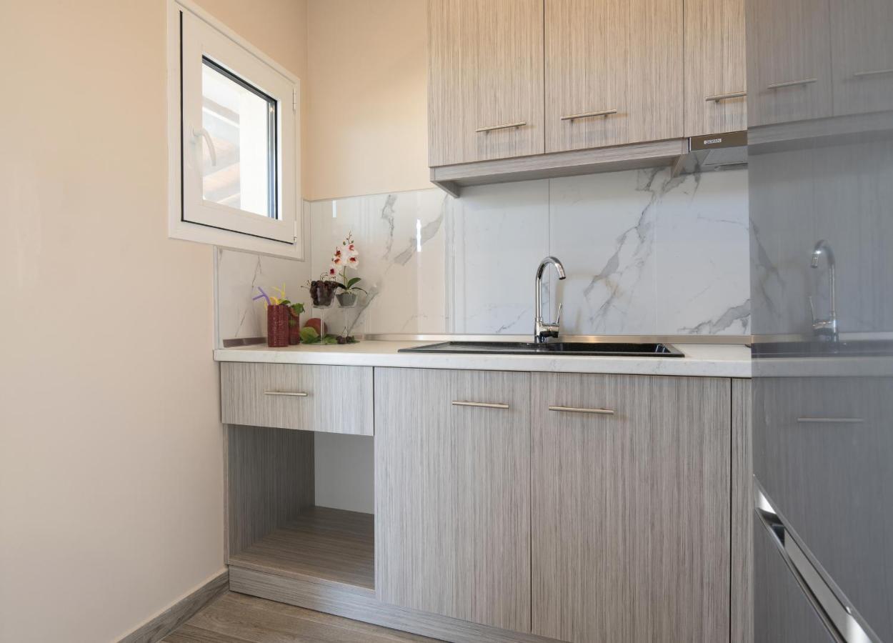 Sunset Studios - Suites With Seaview & Back Side Apartements توروني المظهر الخارجي الصورة