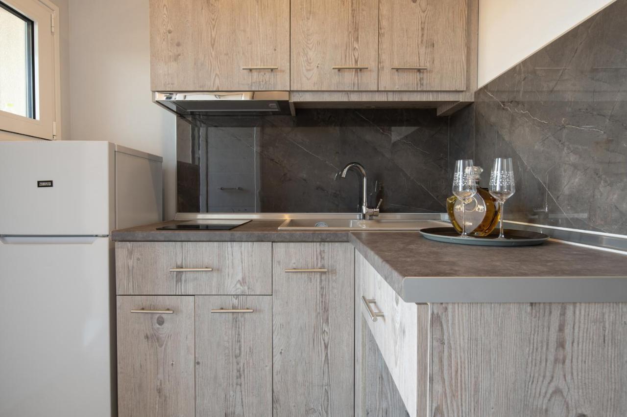 Sunset Studios - Suites With Seaview & Back Side Apartements توروني المظهر الخارجي الصورة